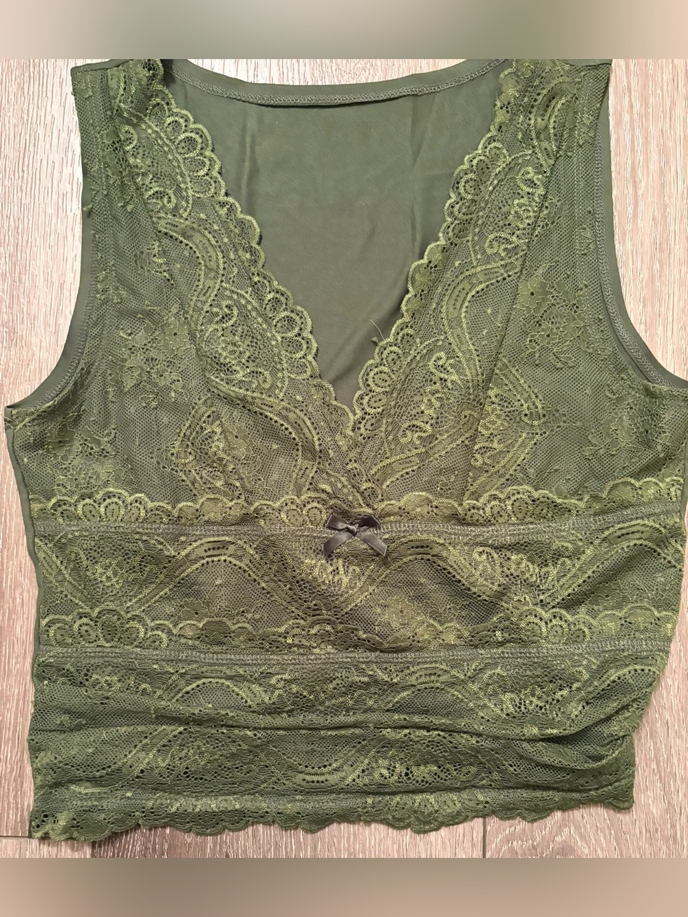 Cider Olive Green Lace V-Neck Crop Tank Top Size L - Picture 4 of 7